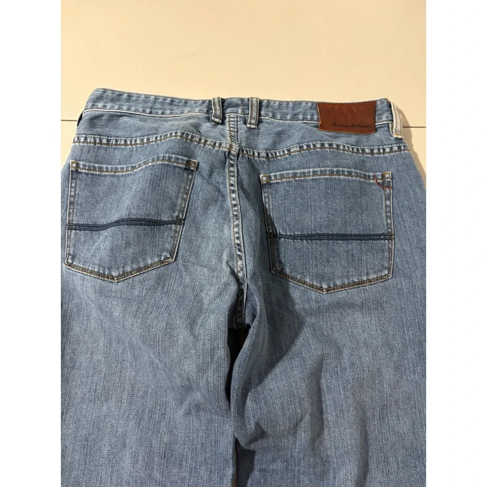 Tommy Bahama Authentic Relaxed‎ Fit Blue Jeans Mens 32x30 Medium Wash Denim